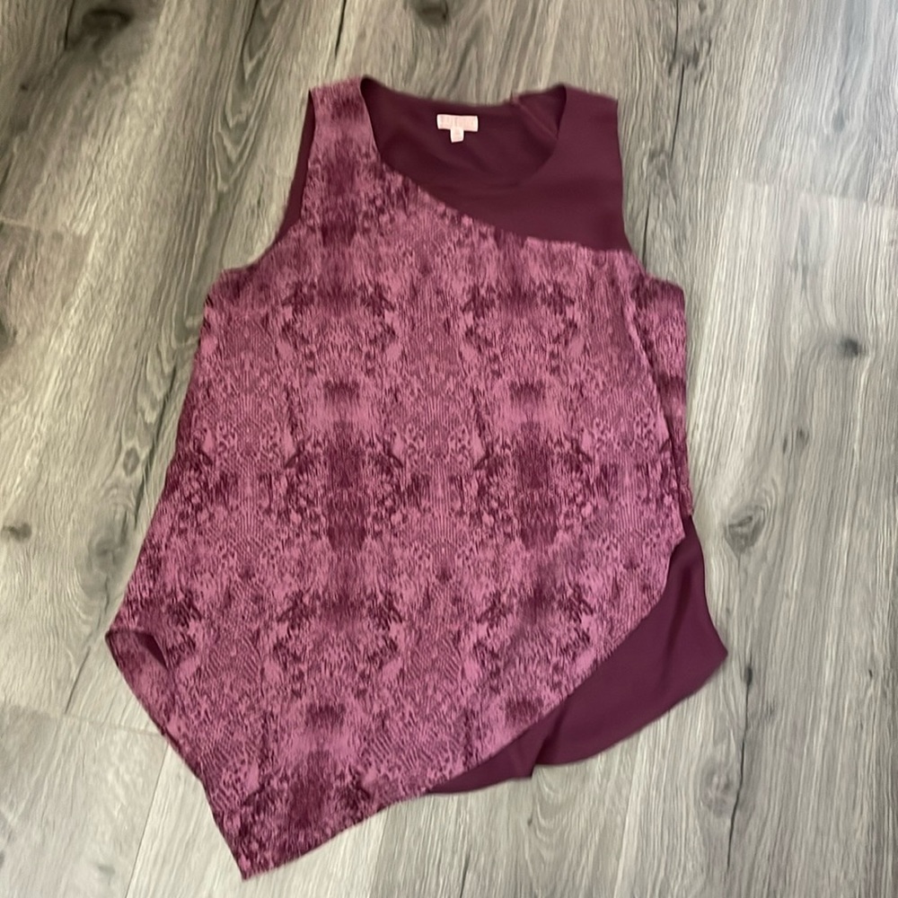 Juicy Couture Women Sleeveless Asymmetrical Hem Tunic Top Burgundy Snake Print